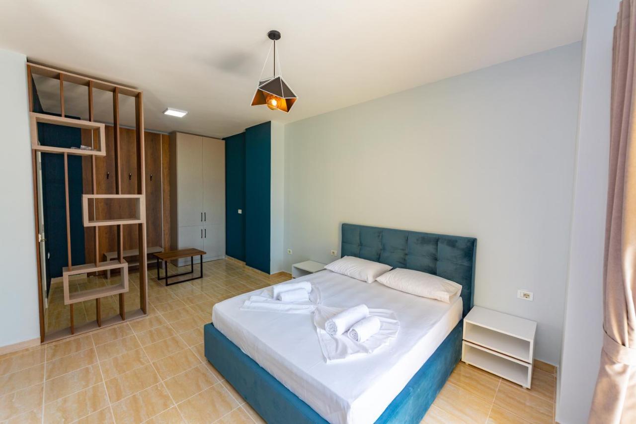 Ponari S Hotel Kryemëdhej 외부 사진
