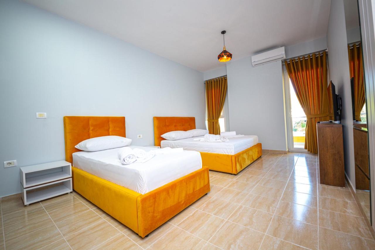Ponari S Hotel Kryemëdhej 외부 사진