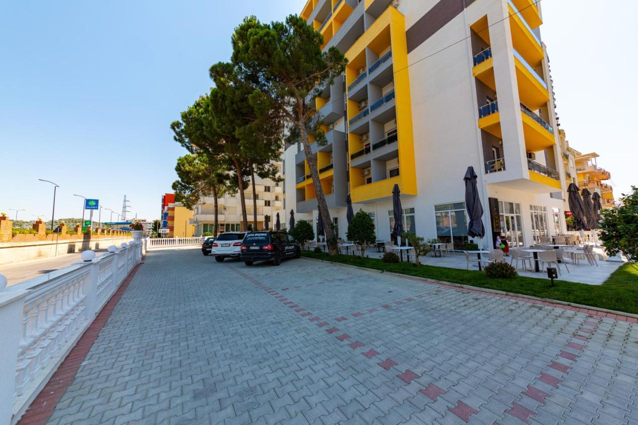 Ponari S Hotel Kryemëdhej 외부 사진