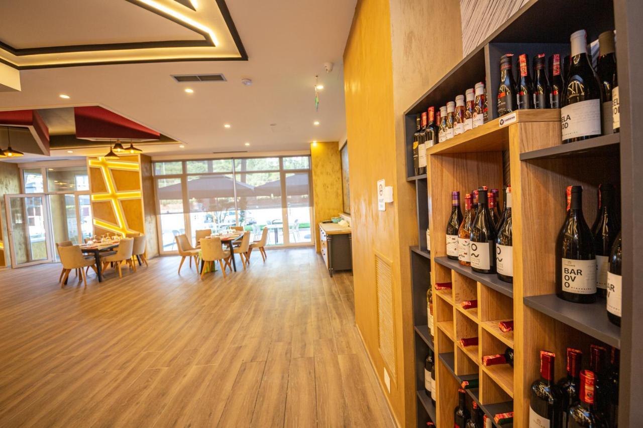 Ponari S Hotel Kryemëdhej 외부 사진