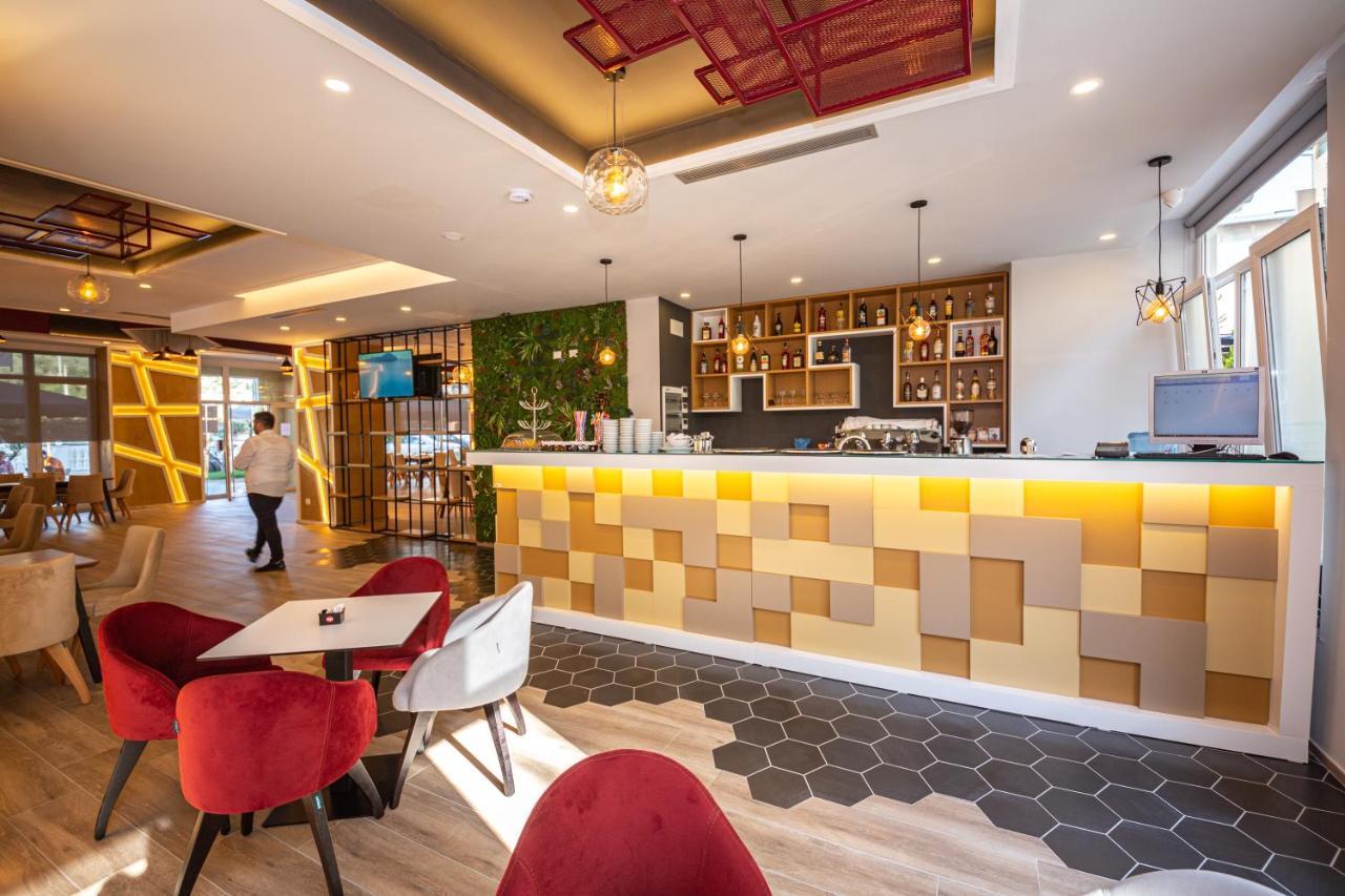 Ponari S Hotel Kryemëdhej 외부 사진
