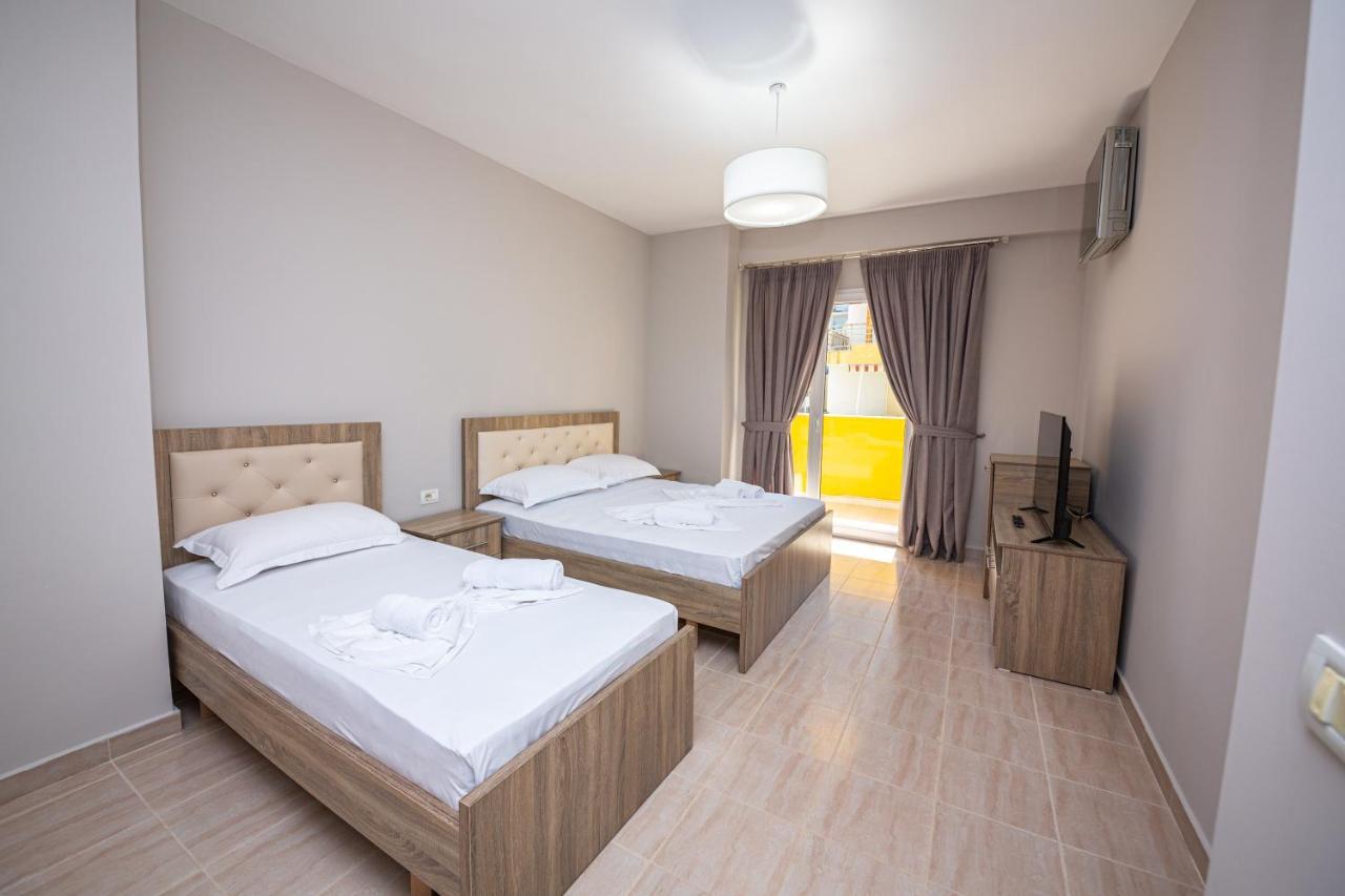Ponari S Hotel Kryemëdhej 외부 사진