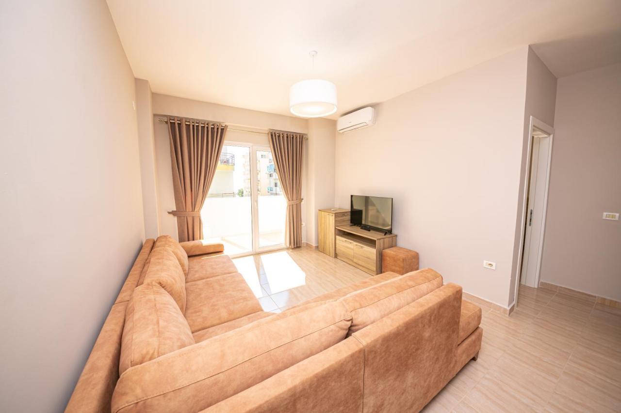 Ponari S Hotel Kryemëdhej 외부 사진