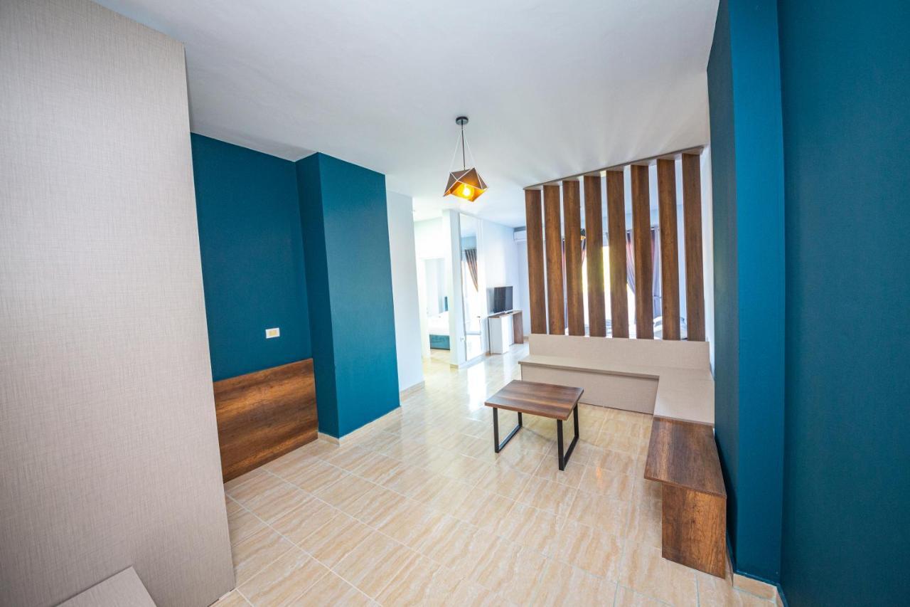 Ponari S Hotel Kryemëdhej 외부 사진